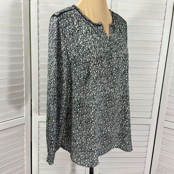 Talbots Top Large Lightweight Flowy Henley Gray & Black - Picture 8 of 12